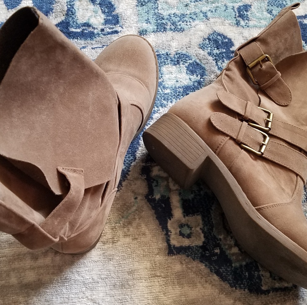 Brown dress boots Seline style